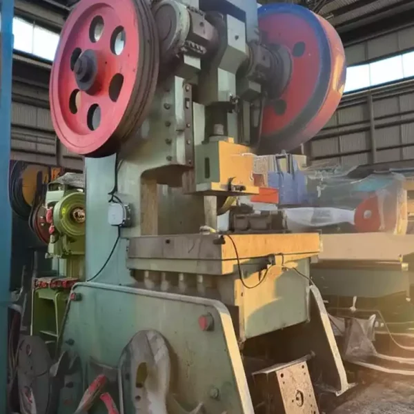 پرس ضربه ای ۲۵۰تن قیومی