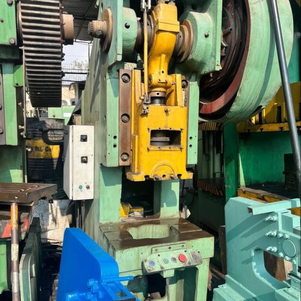 پرس ضربه ای روسی ۶۳تن