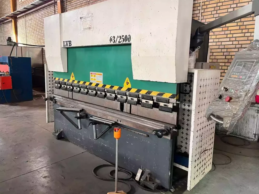 پرس برک cnc ۶۳تن ۲.۵متر